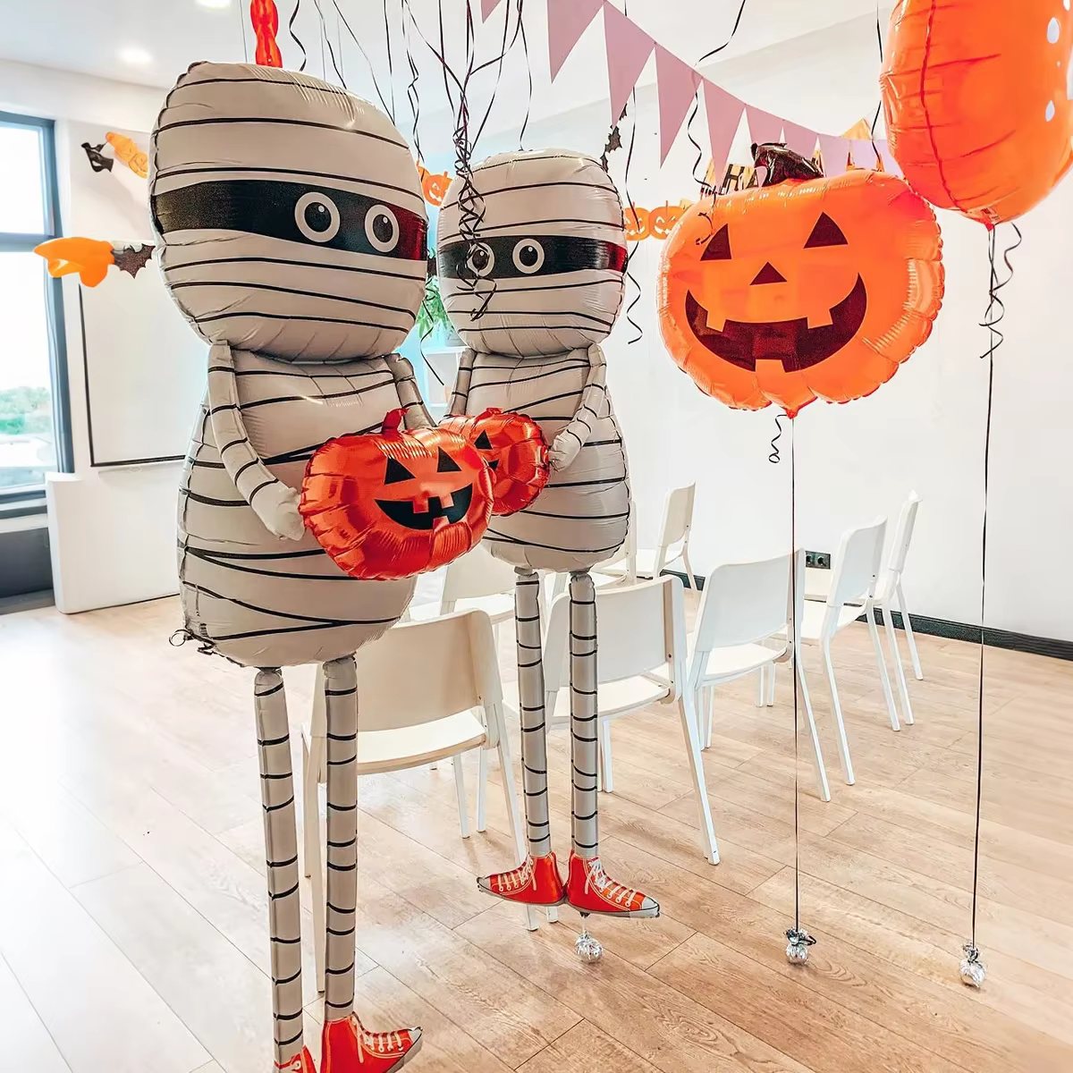 Giant Standing Mummy Halloween Foil Balloon thumbnail 4